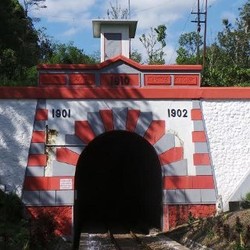 Menengok Salah Satu Terowongan Kereta Tertua di Indonesia