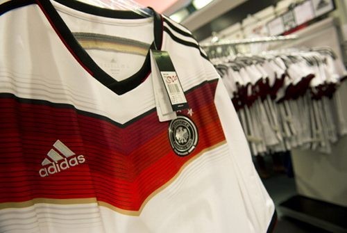 Jerman Juara, Adidas juga Menang