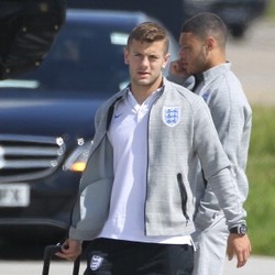 Merokok, Wilshere Dibela Ashley Cole