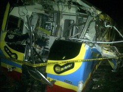 Kereta Inspeksi Tabrak Truk Crane, Masinis Tewas