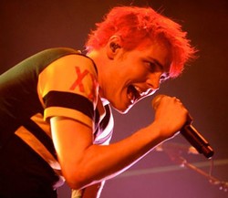 Gerard Way Meramalkan Bubarnya My Chemical Romance Sejak Album The Black Parade