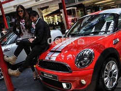 Wajarkah Ada Bau Karet Terbakar di MINI?