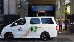 Pertamina Sumbang 6 Mobil Listrik ke Perguruan Tinggi