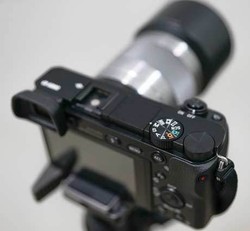 Duel Kamera Mirrorless Fujifilm vs Sony