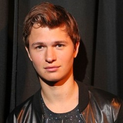 Ansel Elgort Sebagai Pengidap Kanker di The Fault in Our Stars