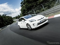 Toyota Prius Bukukan Angka Konsumsi BBM 274 Km per Liter!