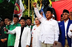 Jelang Pengumuman KPU, Ratusan Pendukung Prabowo Gelar Apel Damai