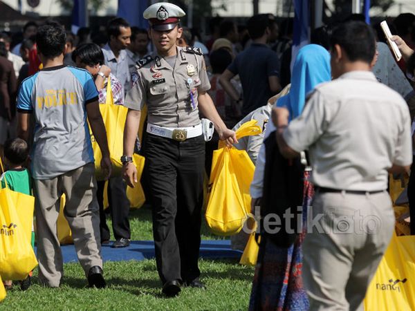 Mabes Polri Gelar Pasar Murah