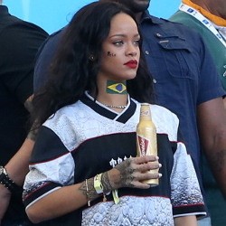 Rihanna Beri Dukungan Pada Palestina di Twitter, Tapi...