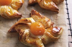 Bentuk-bentuk Cantik Danish Pastry Bisa Dibuat dengan Cara Gampang Ini