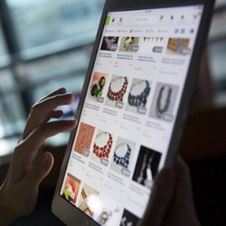 Konsumen Mulai Berpaling dari COD