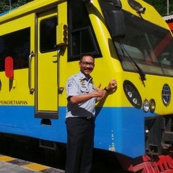 Menyusuri Jalur Kereta Jember-Banyuwangi