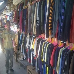 Laris Manis Jualan Pakaian Bekas, Bisa Kantongi Rp 1,2 Juta/Hari