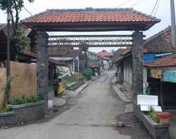 Menelusuri Jejak Islam di Bandung Lewat Kearifan Lokal Kampung Mahmud