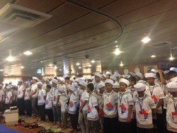 Seru! 300 Anak Yatim Pesantren Kilat Sambil Berlayar Pakai Kapal Perang