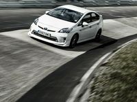 Toyota Prius Cetak Rekor Konsumsi BBM Irit