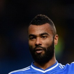 Pindah ke Roma, Ashley Cole Bantah Tak Akur dengan Mourinho