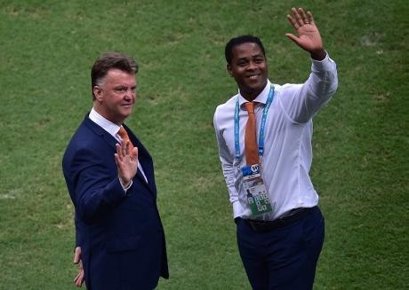 Kluivert Ingin Reuni dengan Van Gaal