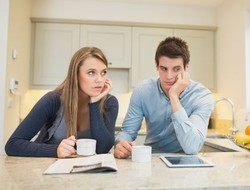 Ini Tanda Pria yang Sedang Bosan dengan Kekasihnya & Cara Mengatasinya
