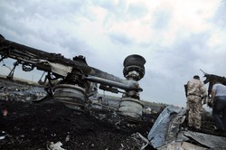 Keluarga Tunjukkan Bukti Ninik Sebagai Penumpang MH17