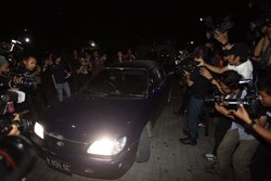 Seorang Perempuan yang Ikut Diamankan KPK Diduga Istri Bupati Karawang