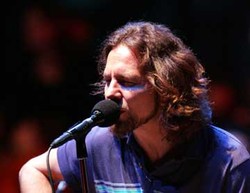 Diprotes Para Penggemar Israel, Vokalis Pearl Jam Angkat Bicara
