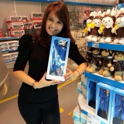 Pose Terakhir si Cantik Angelina Premila, Pramugari Korban Tragedi MH17