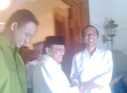 Usai Bertemu Tertutup dengan Habibie, Jokowi No Comment