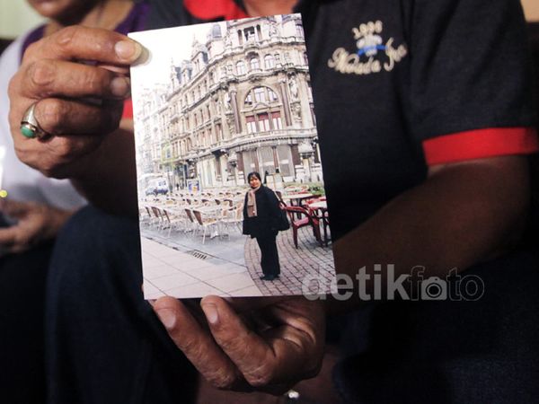 Keluarga Tunjukkan Bukti Ninik Penumpang MH17