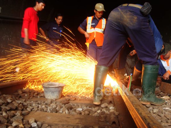 KAI Ganti Rel di Terowongan Banyumas