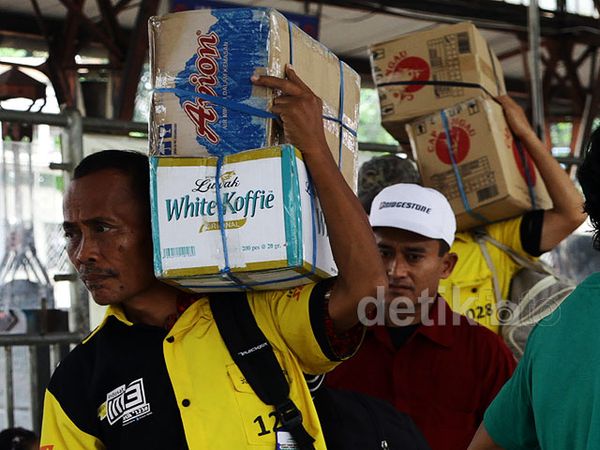 Pemudik Mulai Padati Senen