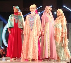 5 Desainer APPMI Bandung Pamer Busana Bernuansa Pastel di IMFW 2014