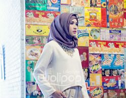 Tren Hijab Lebaran: Simple dan Minim Penggunaan Peniti Tren Hijab Lebaran: Simple dan Minim Penggunaan Peniti