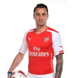Arsenal Resmi Rekrut Debuchy