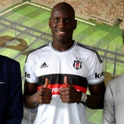 Resmi Pindah ke Besiktas, Demba Ba Dikontrak Empat Tahun