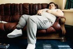 Hiii, Nonton Tayangan TV Membosankan Tingkatkan Risiko Obesitas