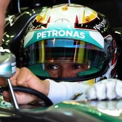 Hamilton Tercepat, Duo Mercedes Masih di Posisi Satu-Dua