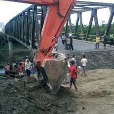 Imbas Jembatan Comal Ambles, Jalur Alternatif Pekalongan Macet Parah
