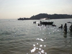 Liburan ke Lampung, Paling Asyik ke Pantai Mutun