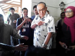 Prabowo Masih di Rumah Habibie, Ical Pulang Lebih Dulu