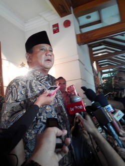 Pertemuan dengan Prabowo Berakhir, Habibie Tak Menampakkan Diri