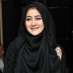 Sebelum Pemutaran Film Hijrah Cinta, Pipik Ajak Penonton Baca Al Fatihah