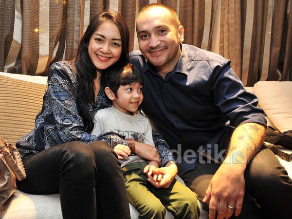 Keluarga Gary Iskak dan Richa Novisha