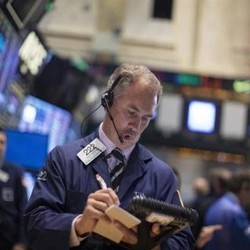 Wall Street Hijau di Tengah Krisis Gaza dan Ukraina