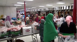 Komunitas Muslim di AS Berbagi Makanan Gratis Setiap Kamis Selama Ramadan