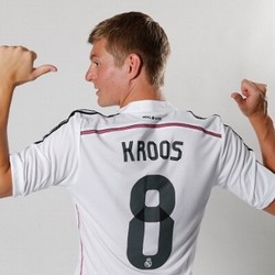 Jersey Kroos Habis Terjual dalam Dua Jam