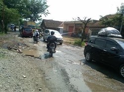 Cerita Purwo Tembus Sempitnya Jalur Alternatif Hindari Macet di Comal