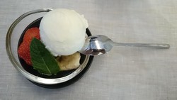 Yummy, Nikmatnya Makan Es Krim di Atas Ketinggian 34 Ribu Kaki