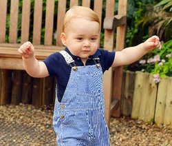 Cute, Ini Foto Pangeran George Sudah Bisa Jalan Jelang Ultah ke-1
