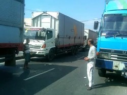 Imbas Pantura Macet, Volume Kendaraan di Jalur Selatan Meningkat Drastis